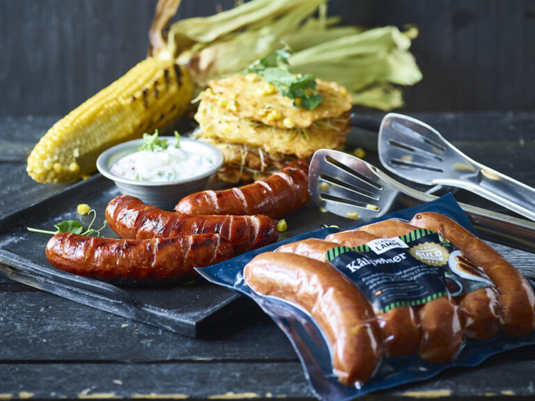 Smagfulde kålpølser med lækre majspandekager